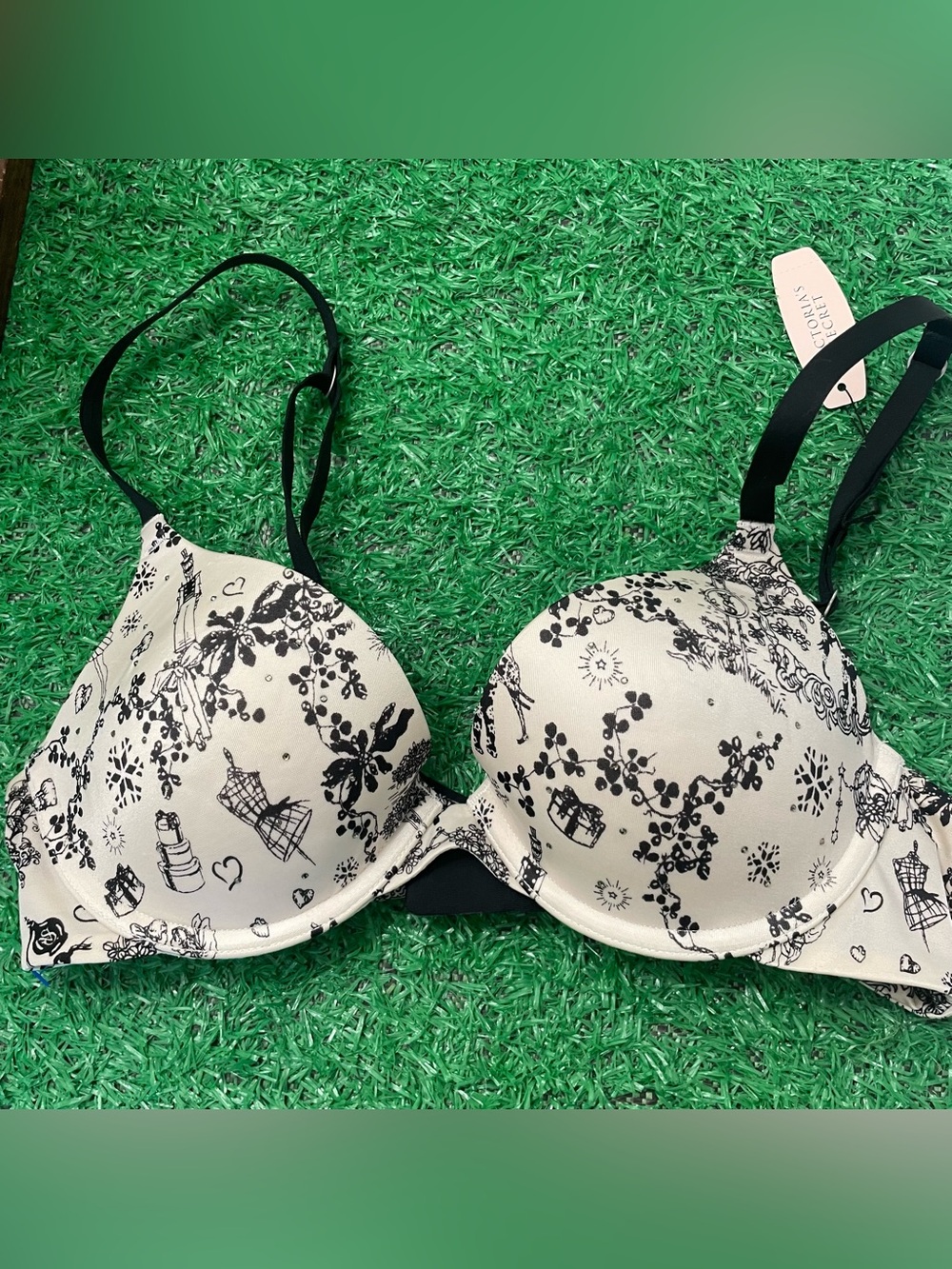Victoria’s Secret Biofit size 34B bra